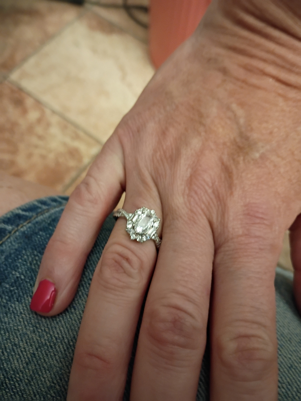 Silver-Tone Oval Halo Ring with Clear Center Stone - White/Silver Size 7